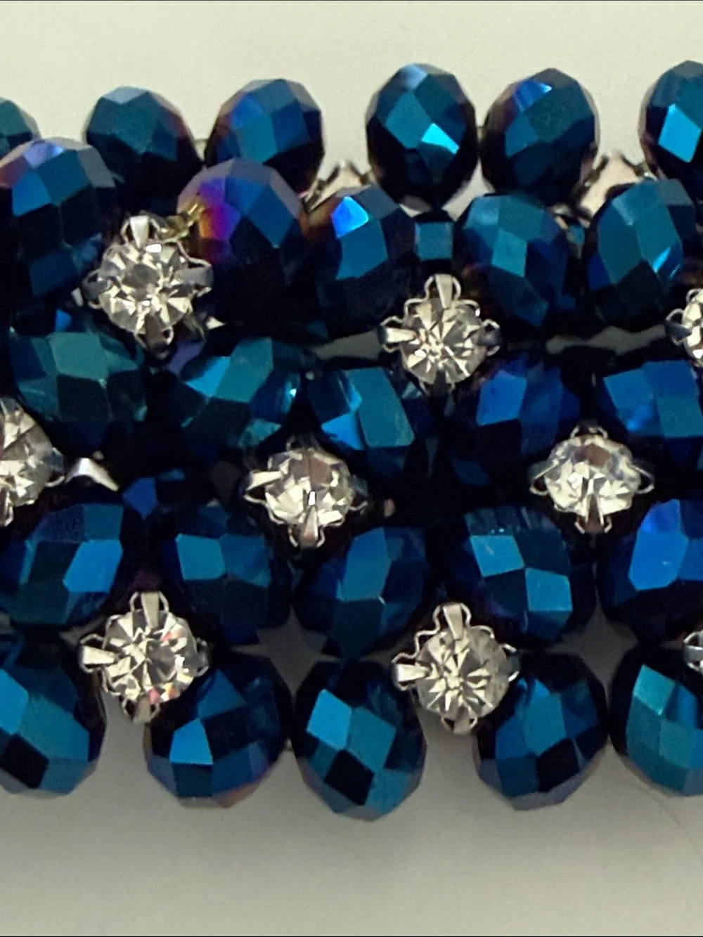 Vtg gorgeous Blue bead clear stretch prong set rhinestone Bracelet beautiful